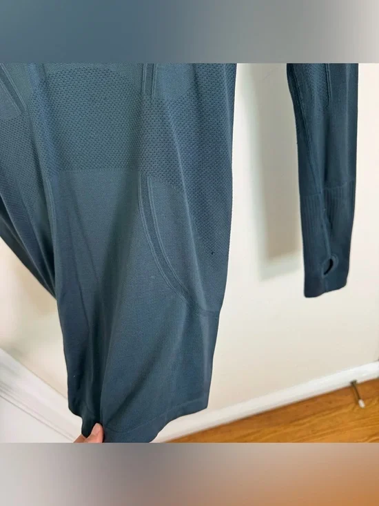 Lululemon Swiftly Tech Long Sleeve Crew
True Navy - Picture 4 of 6